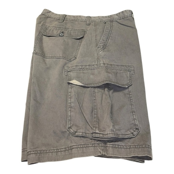 St. John’s Bay Men’s Cargo Shorts green Size 38 | Cotton Comfort Utility Style - Picture 9 of 11